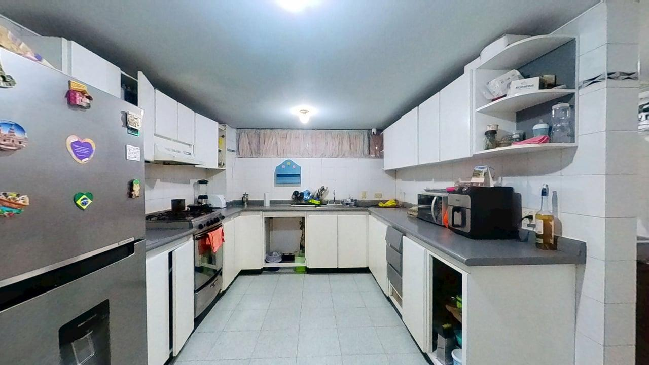Edificio Portoví Kitchen — Current